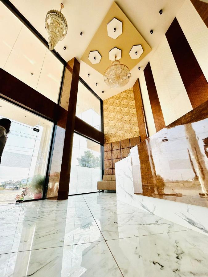 Clarks Collection Somnath Hotel Exterior foto