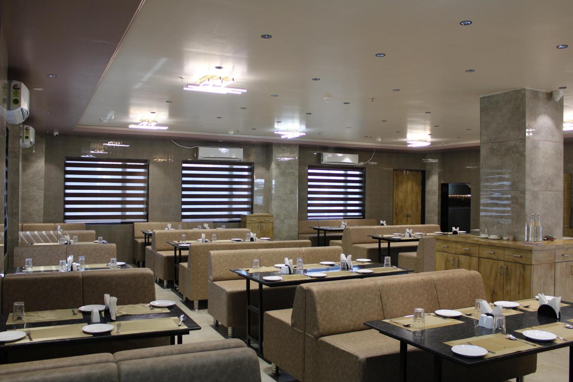 Clarks Collection Somnath Hotel Exterior foto