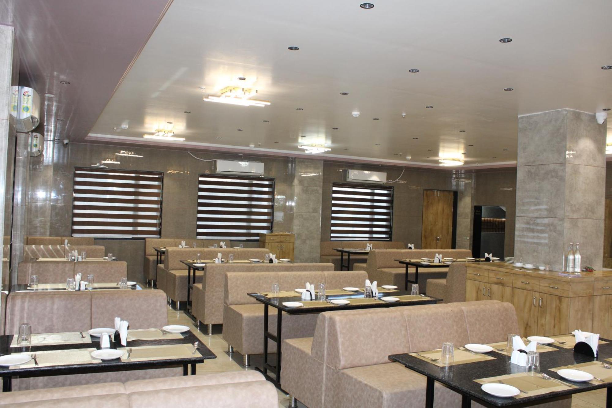 Clarks Collection Somnath Hotel Exterior foto