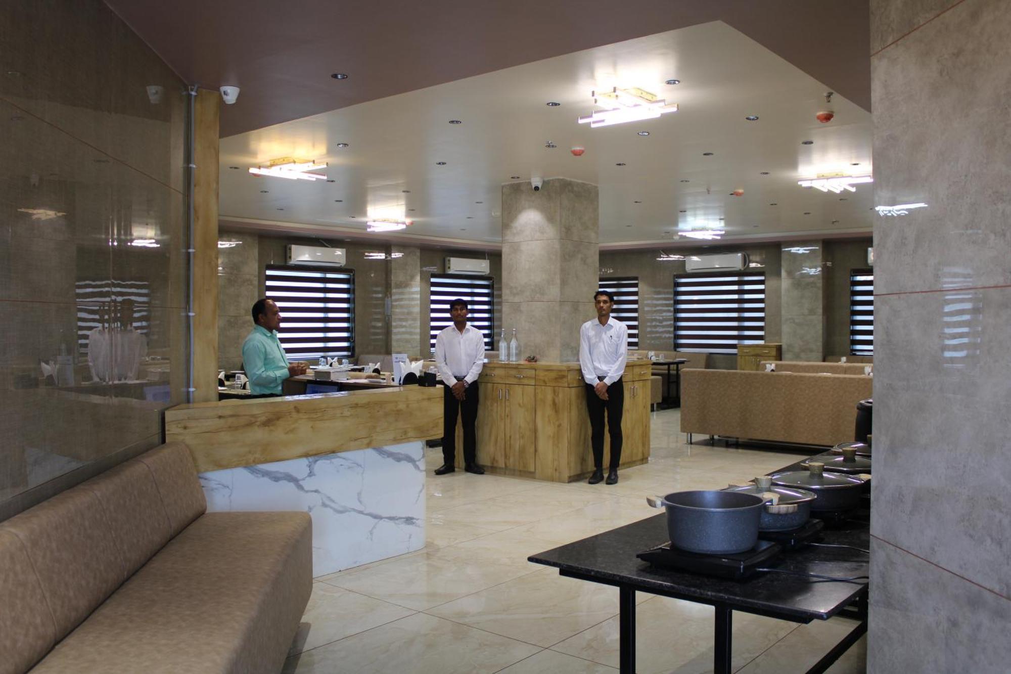 Clarks Collection Somnath Hotel Exterior foto